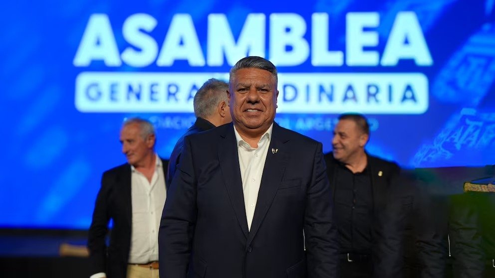 Citan a indagatoria al presidente de la AFA y le prohíben salir del país en una causa por presuntas retenciones no depositadas