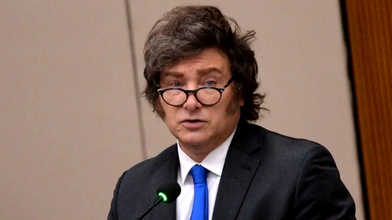 Nueva motosierra en el Estado: Milei prepara entre 5.000 y 6.000 despidos más y apunta a organismos clave para el norte