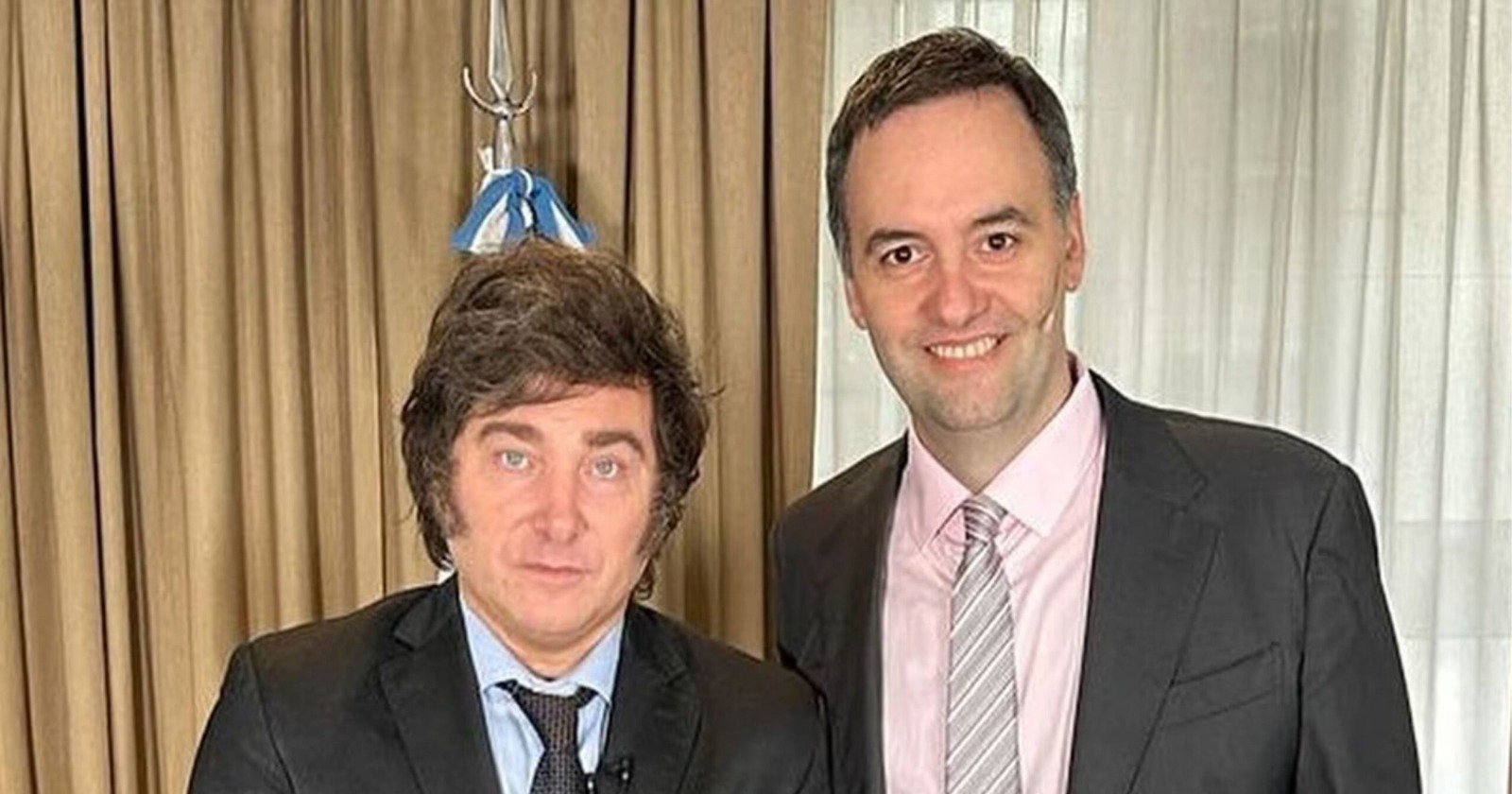 Milei respalda a Adorni en medio de la presión judicial y define su estrategia