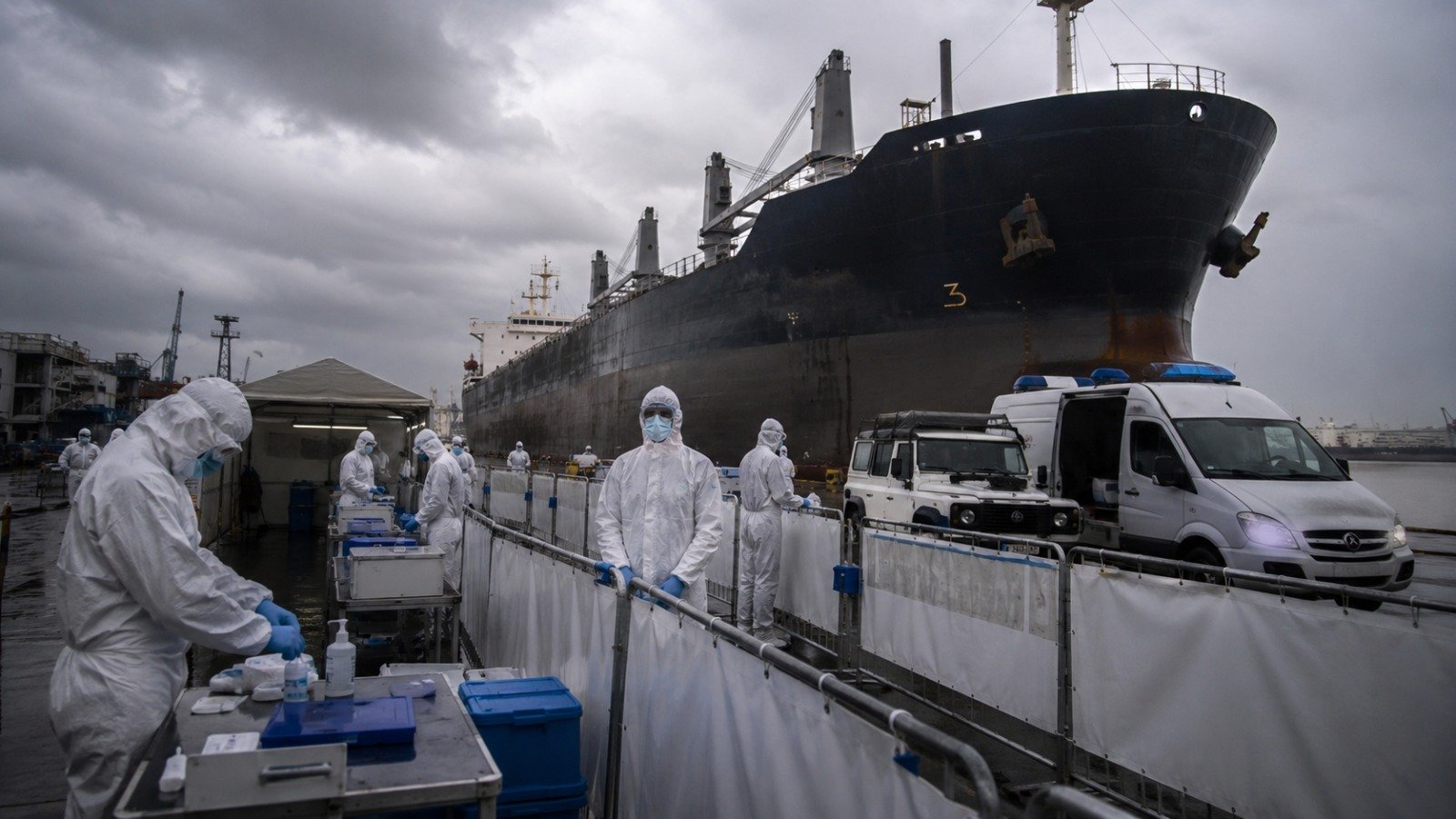 Argentina activó protocolos por buques provenientes de zonas con brote de ébola