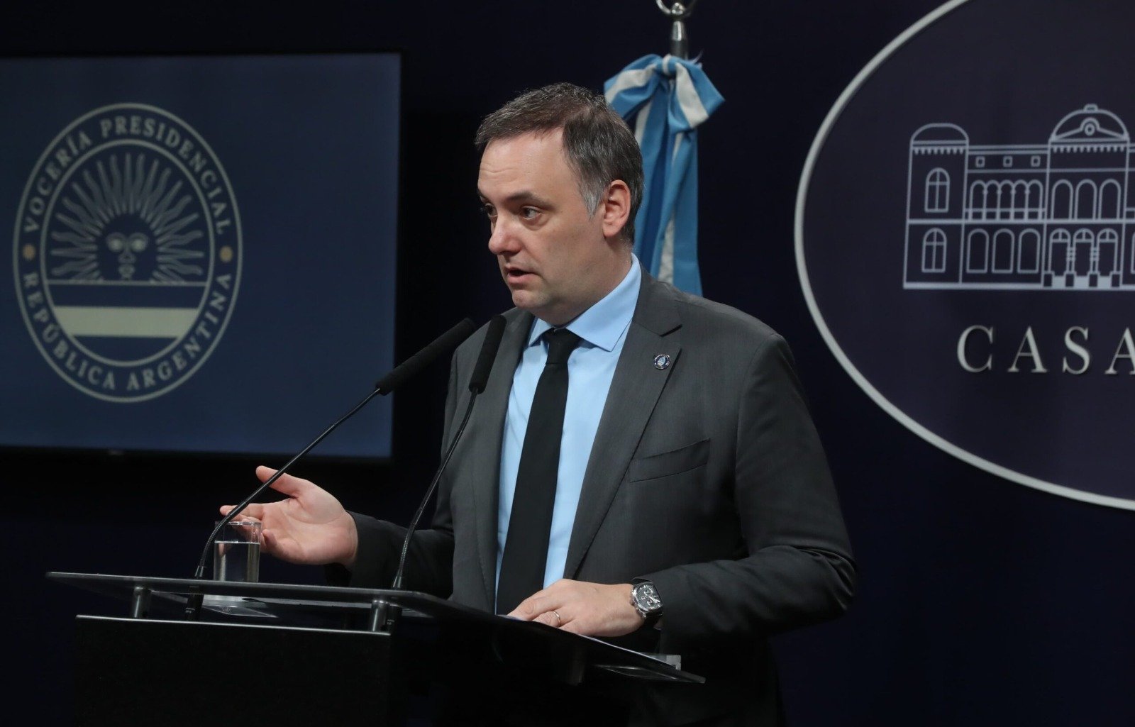Adorni fijó el 15 de junio como fecha límite para presentar su declaración jurada