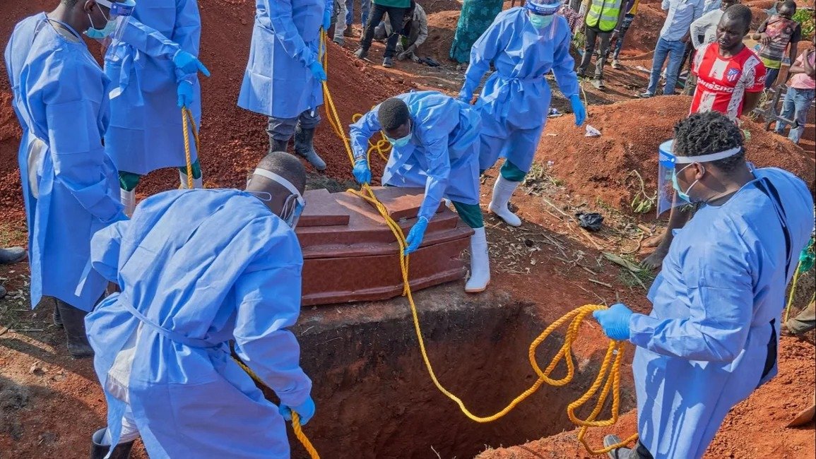Salud global y datos: los muertos por Ébola en el Congo ascienden a 1.354 en medio de alertas sanitarias