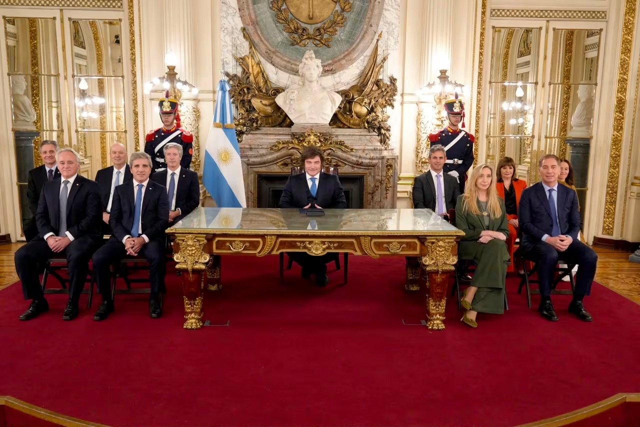 Reforma del Banco Central: entre la señal de emisión cero a los mercados y el despliegue de iniciativa política por Cadena Nacional