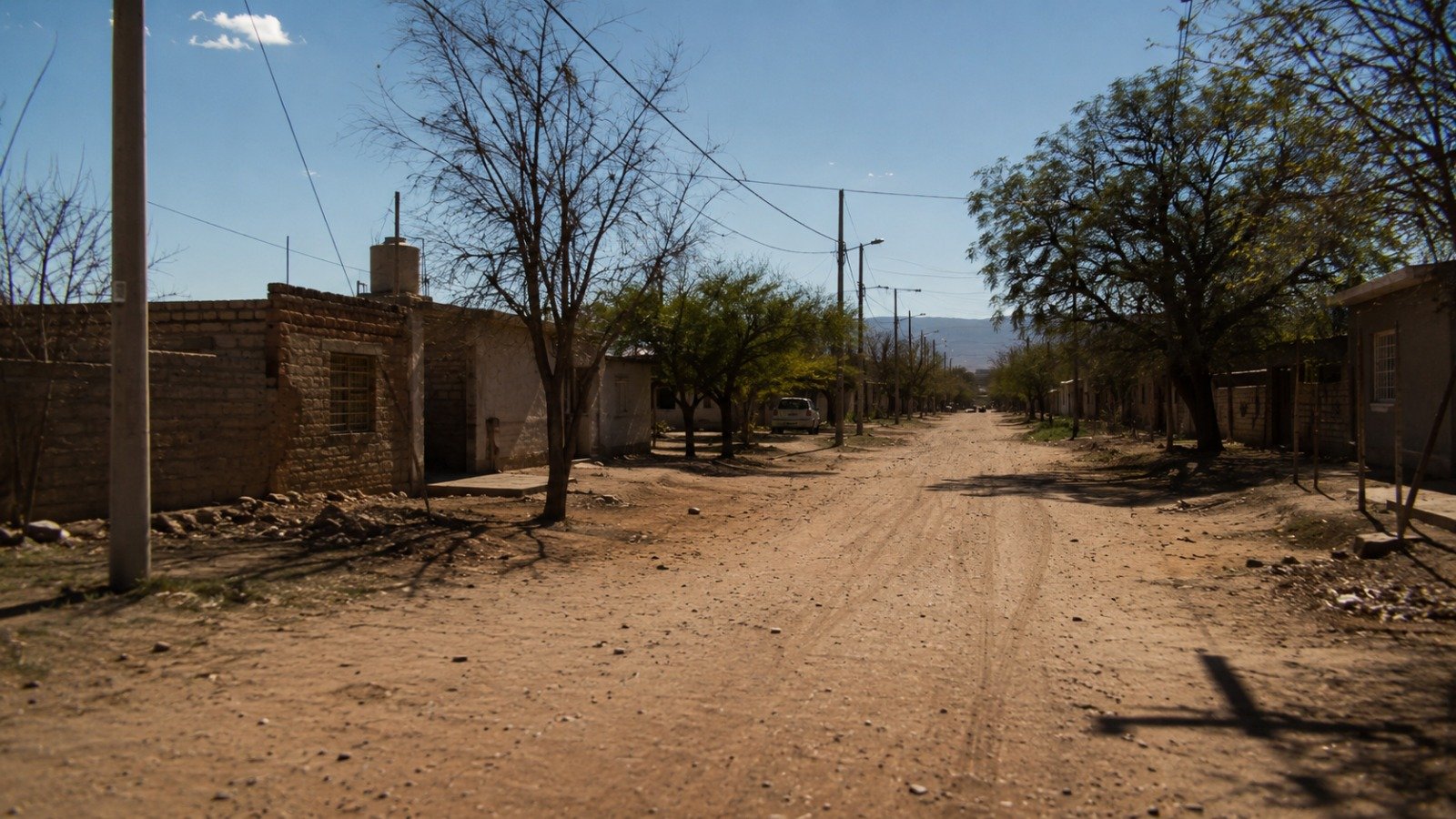 Déficit habitacional en Salta: intendentes alertan por el freno a la obra pública y el riesgo de loteos sin servicios