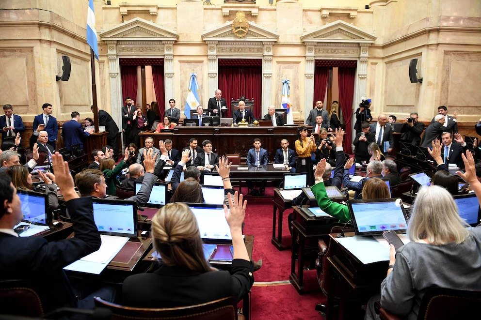 El Senado aprobó la Ley de Propiedad Privada: aval a desalojos exprés y marcha atrás con Manejo del Fuego