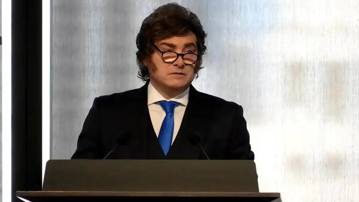 Milei aseguró que dispone de USD 125.000 millones para enfrentar una corrida cambiaria en 2027